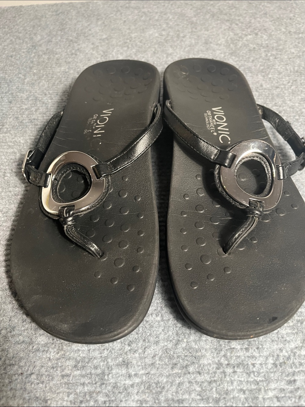Vionic Black Women’s Thong Sandals with Silver Ring Accent